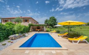 Villa with pool in Zminj, Istria