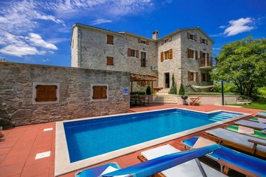 Villa with pool in Vizinada, Istria