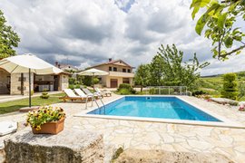 Holiday home with pool in Karojba, Istria
