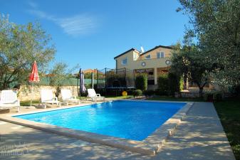 Holiday home with pool in Tar-Vabriga, Istria